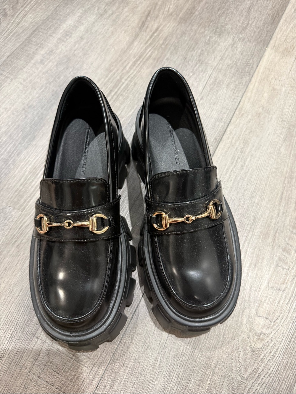 NEVER WORN CHUNKY LOAFER